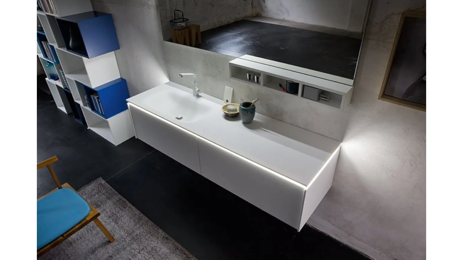 Mobile da Bagno sospeso in laccato super opaco con lavabo integrato in Corian K25 36 di Compab