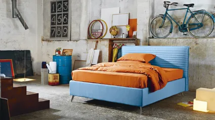 Letto moderno imbottito con testiera trapuntata a stisce orizzontali Bob Stripes di Noctis