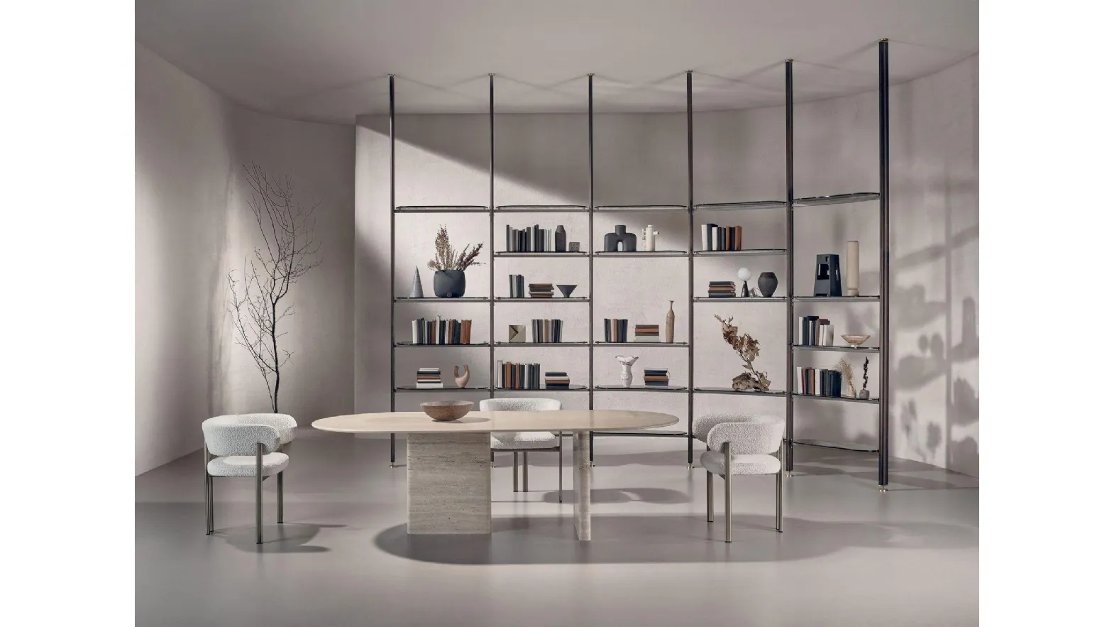 Libreria divisoria Stem in legno e metallo con mensole in vetro di Nature Design