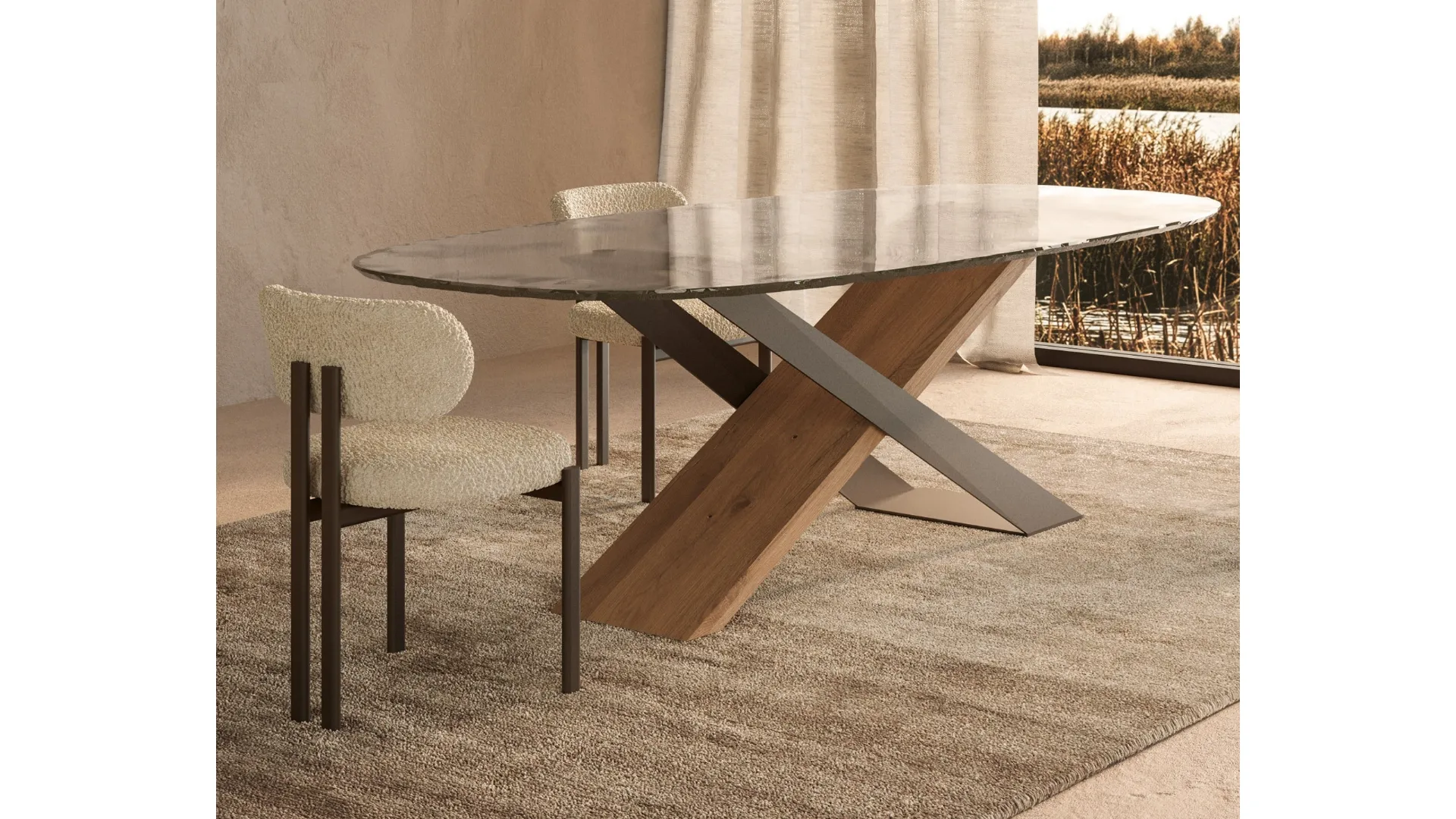 Tavolo X in cristallo extrachiaro con base in legno secolare e metallo di Nature Design