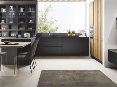 Cucina Moderna Diva in Pet finitura Nero opaco e laminato Rovere naturale di Evo Cucine